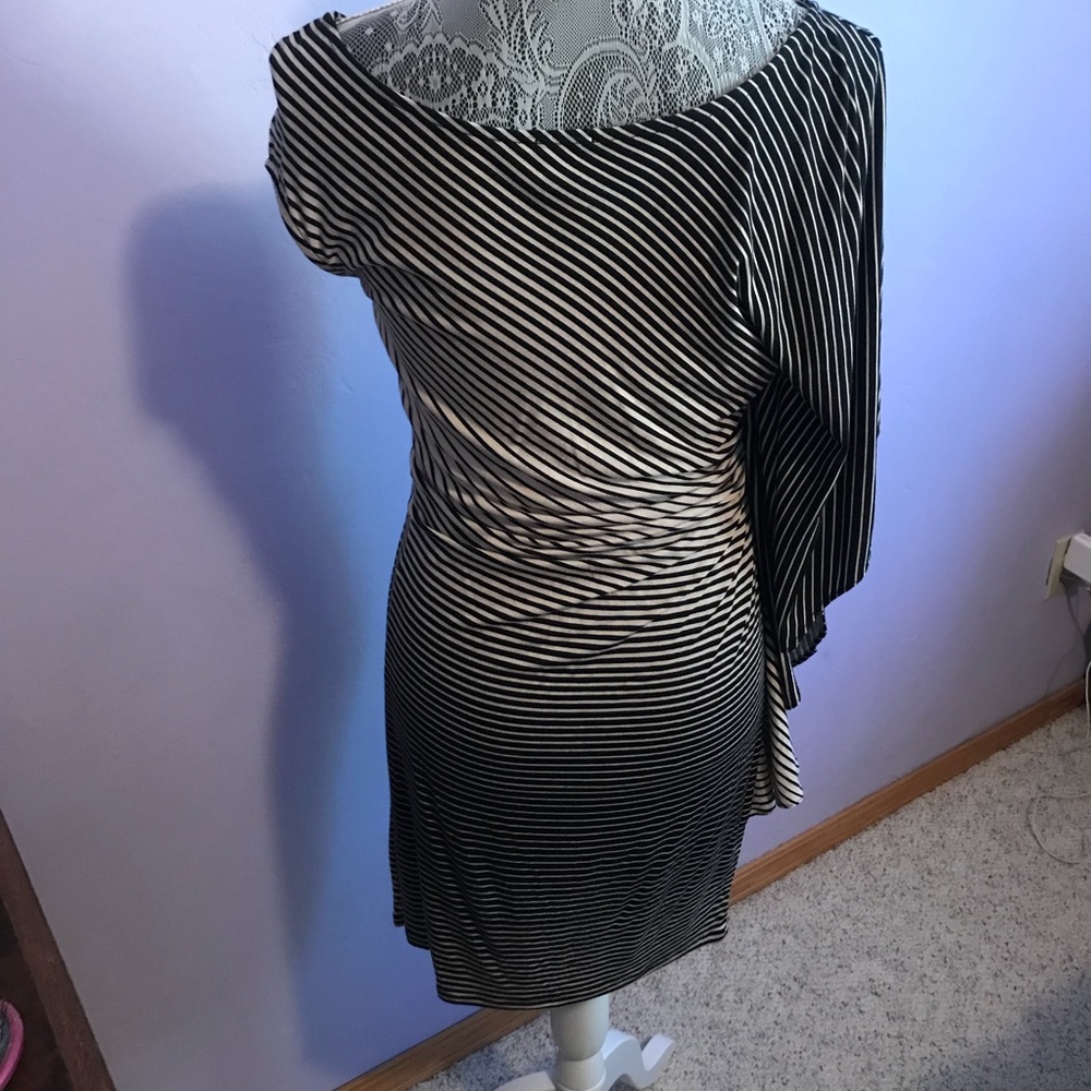 Ella Moss Dress Med striped asymmetrical